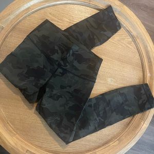 Lululemon cropped leggings